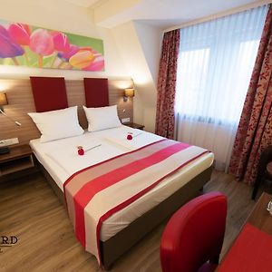 Zimmer mit Kingsize-Bett